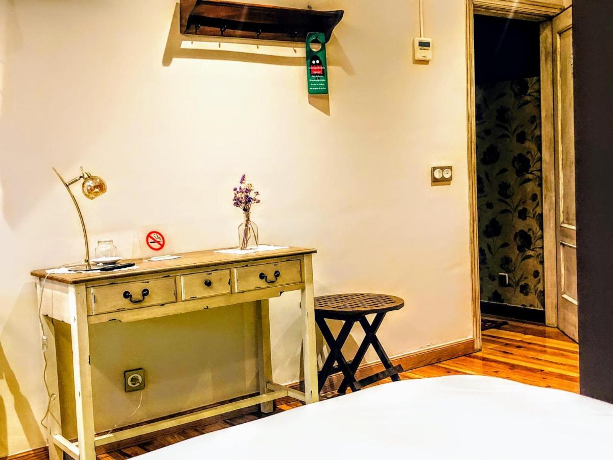 Hostal Rural Txapi Txuri Logis Hotels Murillo el Fruto エクステリア 写真