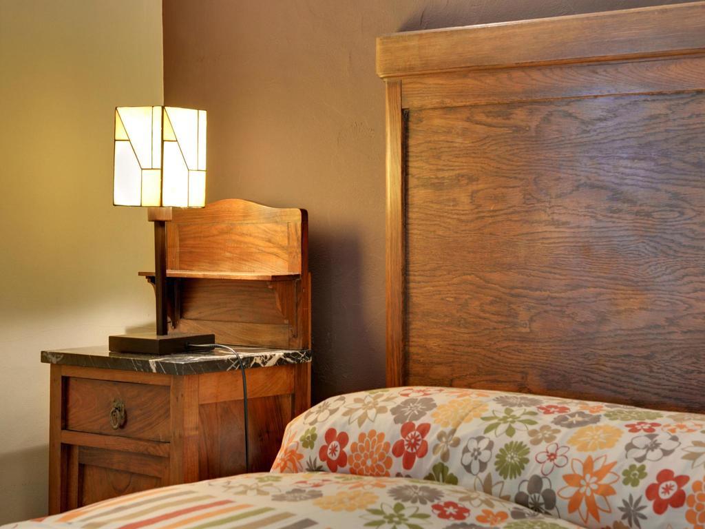 Hostal Rural Txapi Txuri Logis Hotels Murillo el Fruto エクステリア 写真