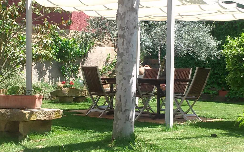 Hostal Rural Txapi Txuri Logis Hotels Murillo el Fruto エクステリア 写真